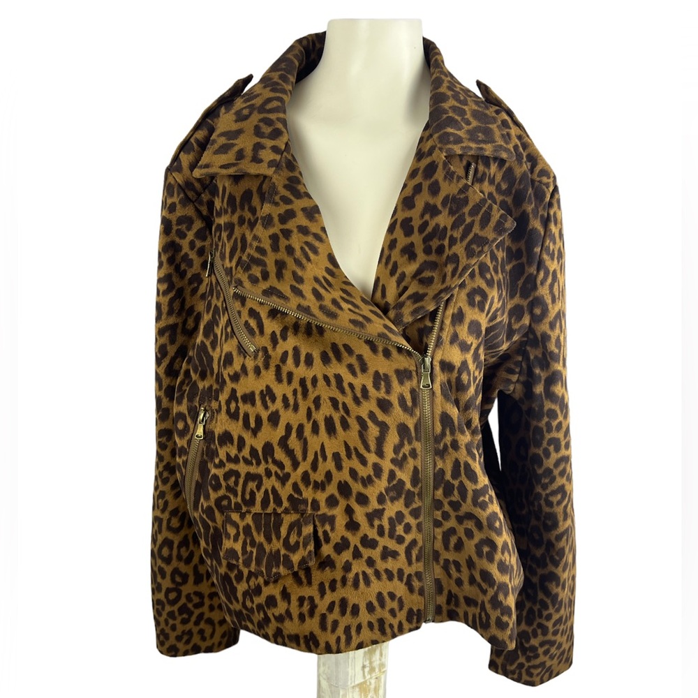 Plus size cheetah print crop moto jacket 💫